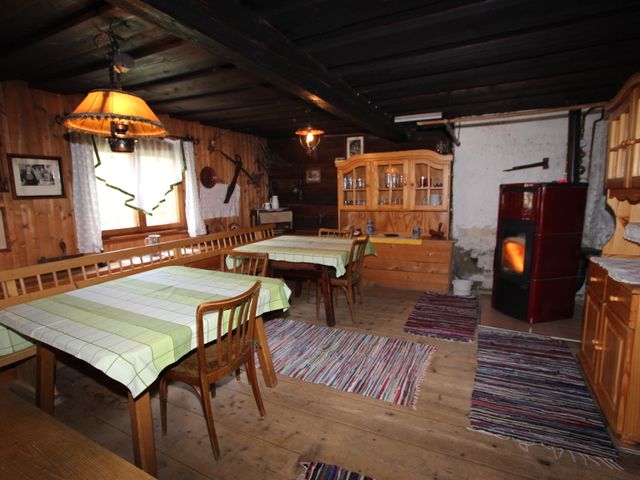 Urige Almhütte in Niederöblarn HIR-STM